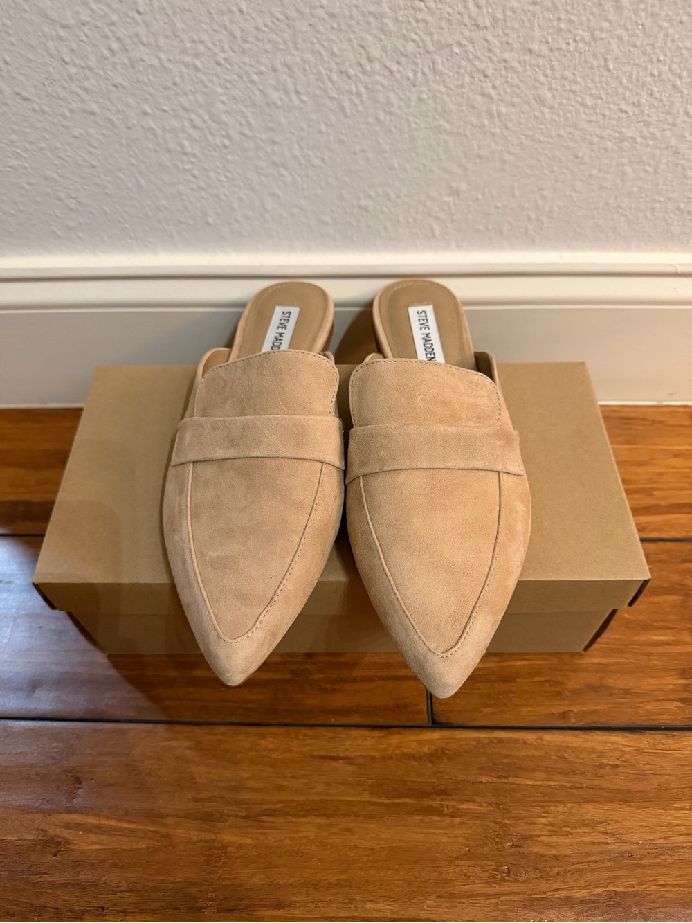 Steve Madden Tan Suede Pointed-Toe Slip-On Mules